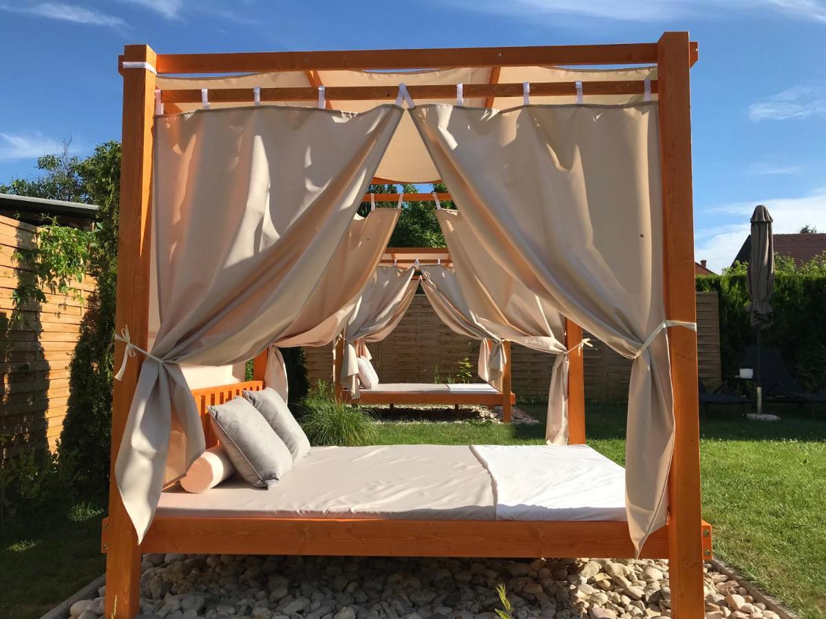 Villa Aruba & Private Spa Suites Keszthely Ngoại thất bức ảnh