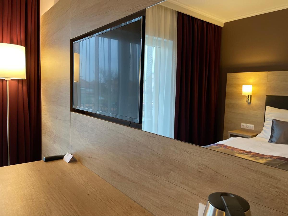 Villa Aruba & Private Spa Suites Keszthely Ngoại thất bức ảnh