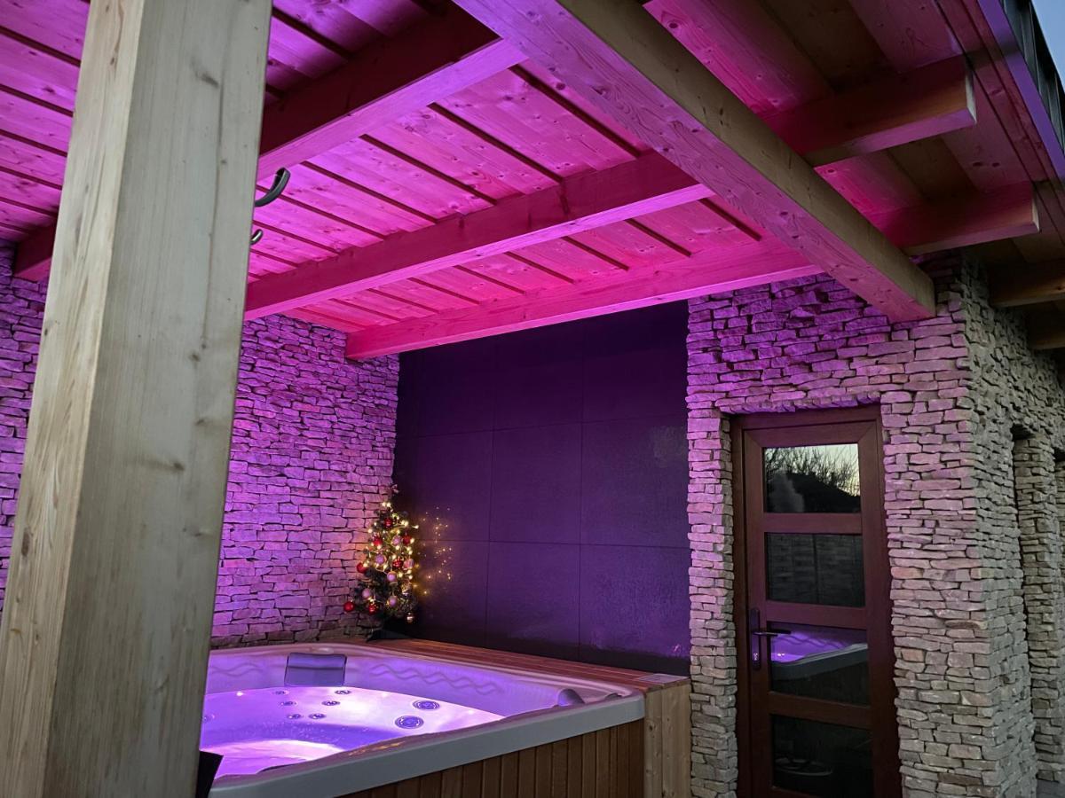 Villa Aruba & Private Spa Suites Keszthely Ngoại thất bức ảnh