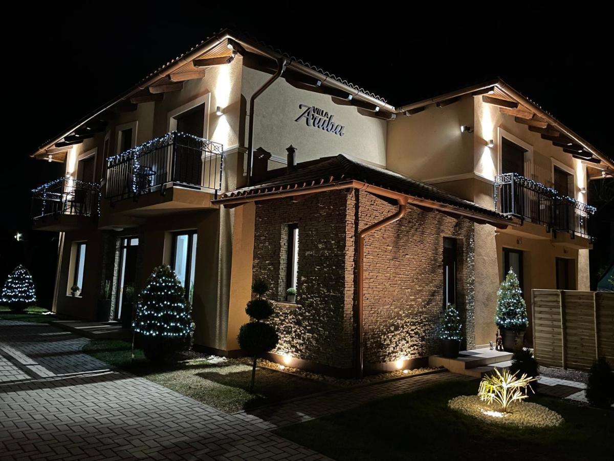 Villa Aruba & Private Spa Suites Keszthely Ngoại thất bức ảnh