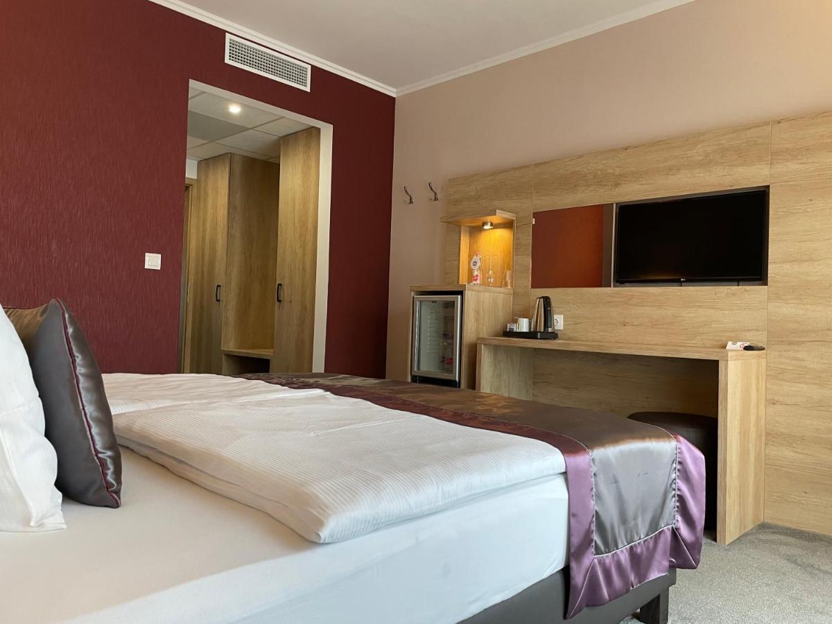 Villa Aruba & Private Spa Suites Keszthely Ngoại thất bức ảnh
