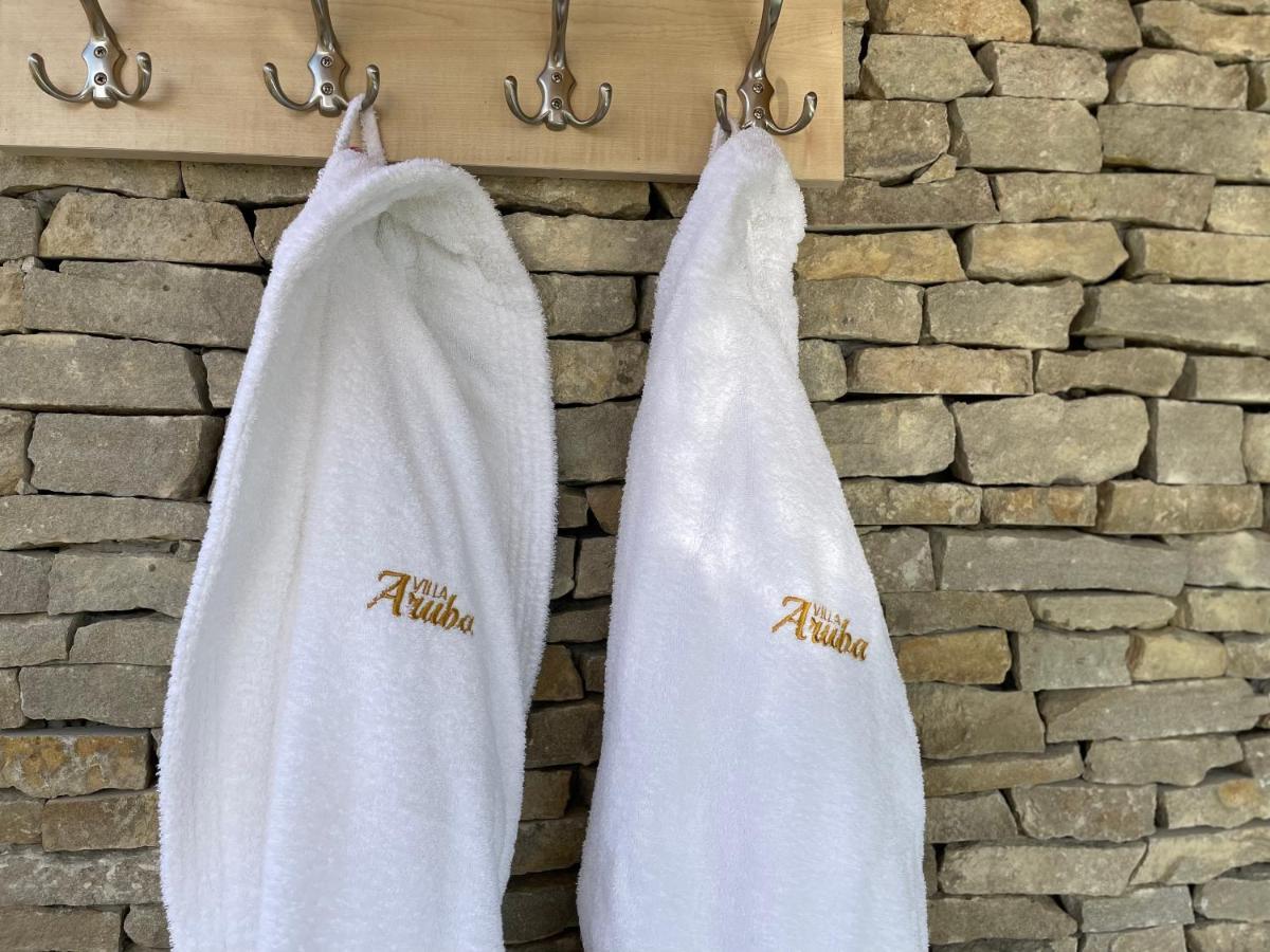 Villa Aruba & Private Spa Suites Keszthely Ngoại thất bức ảnh