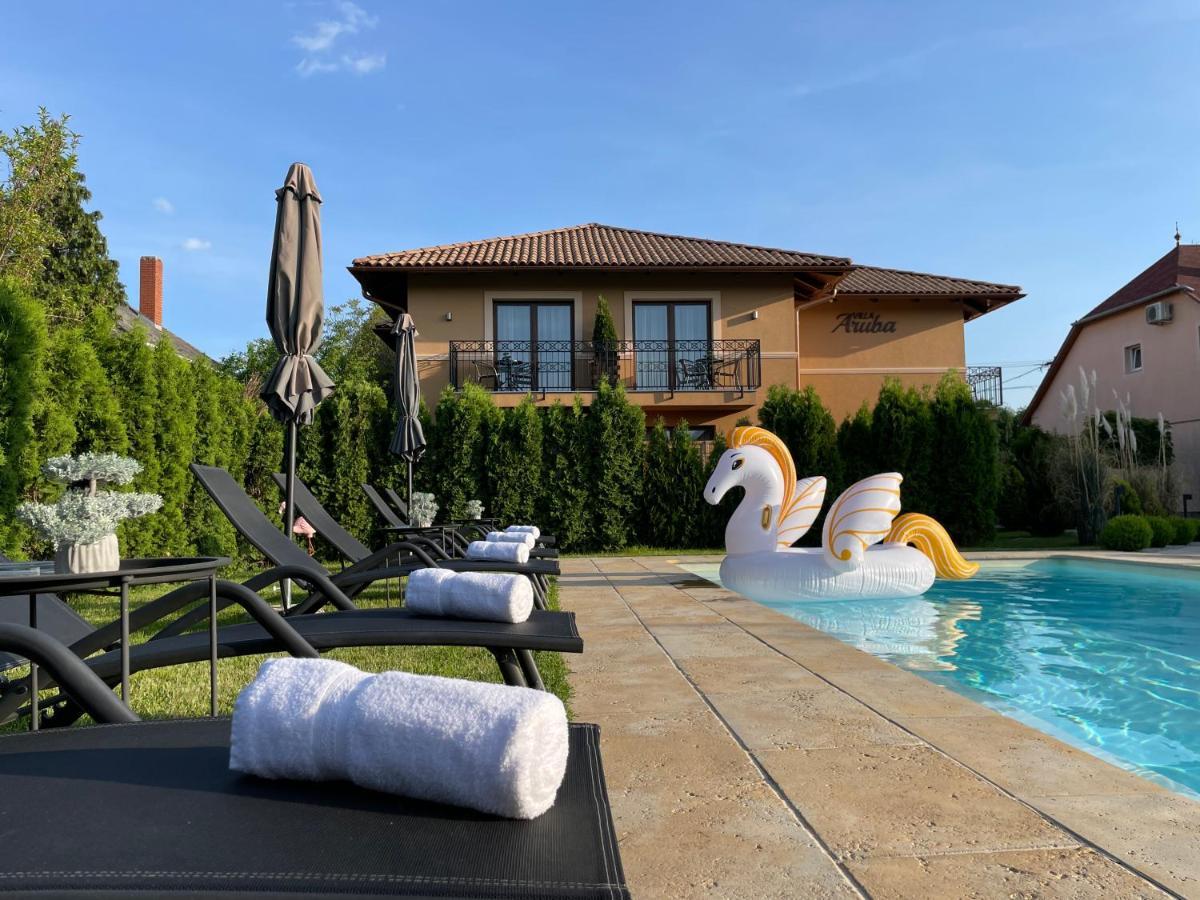 Villa Aruba & Private Spa Suites Keszthely Ngoại thất bức ảnh