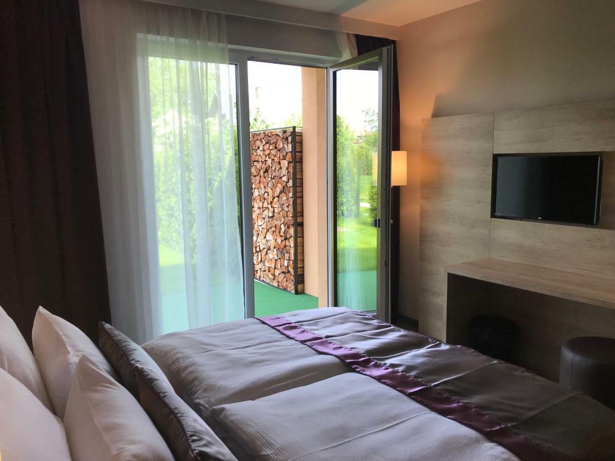 Villa Aruba & Private Spa Suites Keszthely Ngoại thất bức ảnh