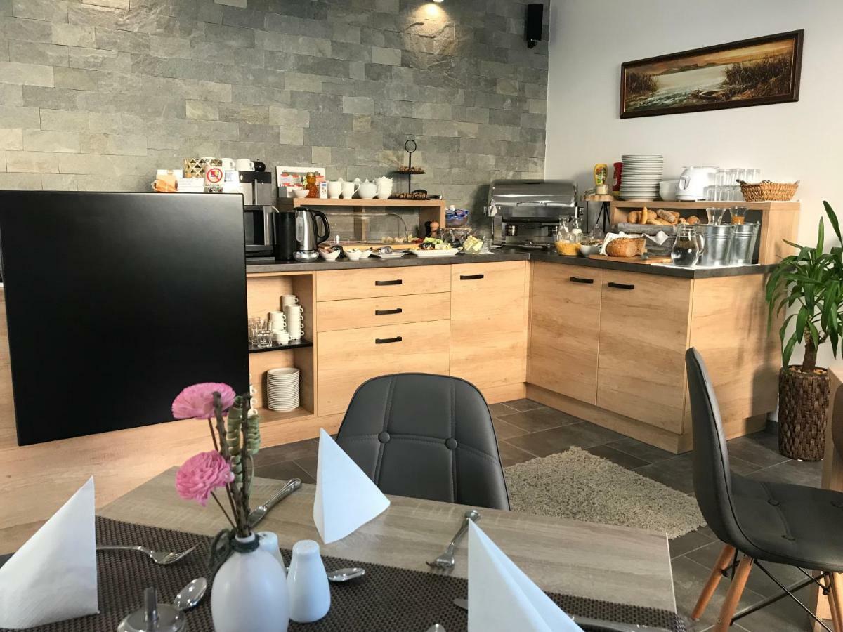 Villa Aruba & Private Spa Suites Keszthely Ngoại thất bức ảnh