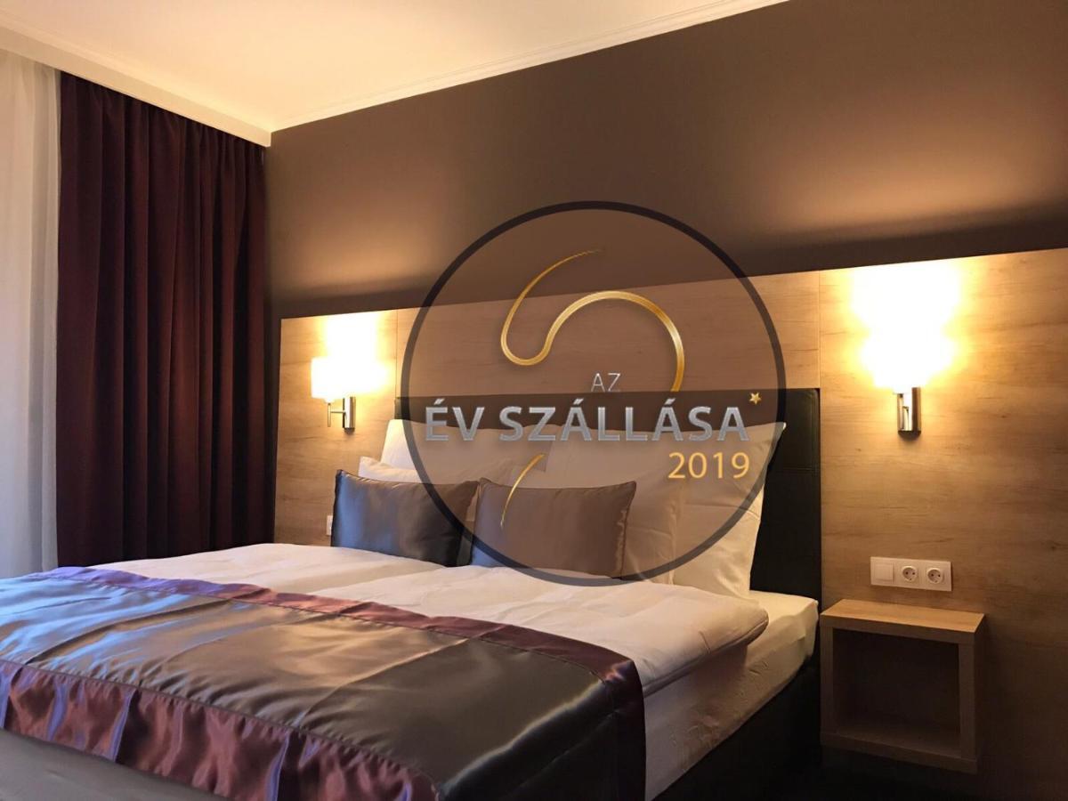 Villa Aruba & Private Spa Suites Keszthely Ngoại thất bức ảnh